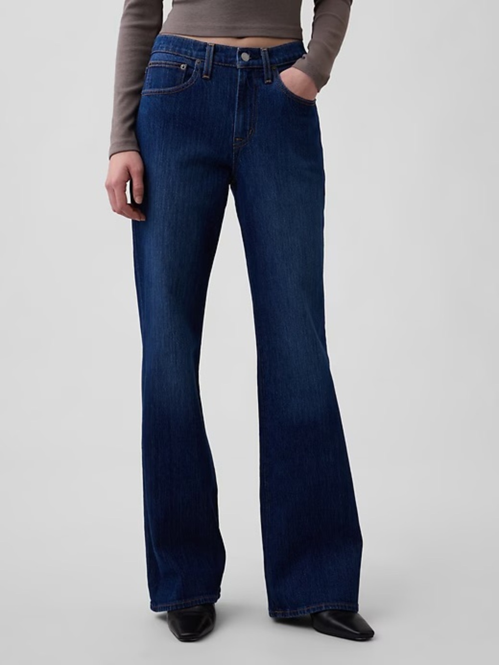GAP Mid Rise Relaxed Flare Jeans Size 8/29R Women's